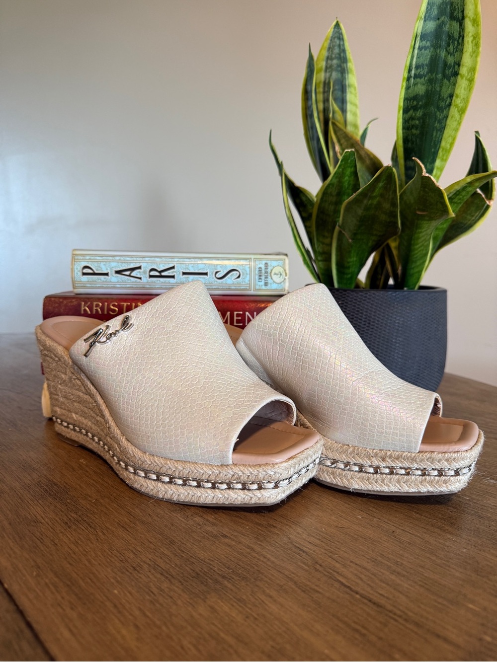 Karl Lagerfeld Cream Open-Toe Espadrille Wedge Slides